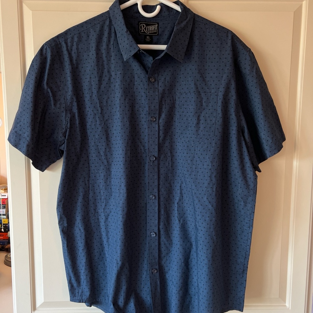 Retrofit Men’s Short-Sleeve Navy Dot-Print Button Up Shirt